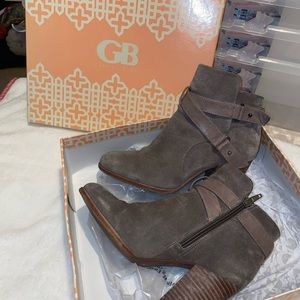 Gianni Bini - grey/brown suede buckle booties